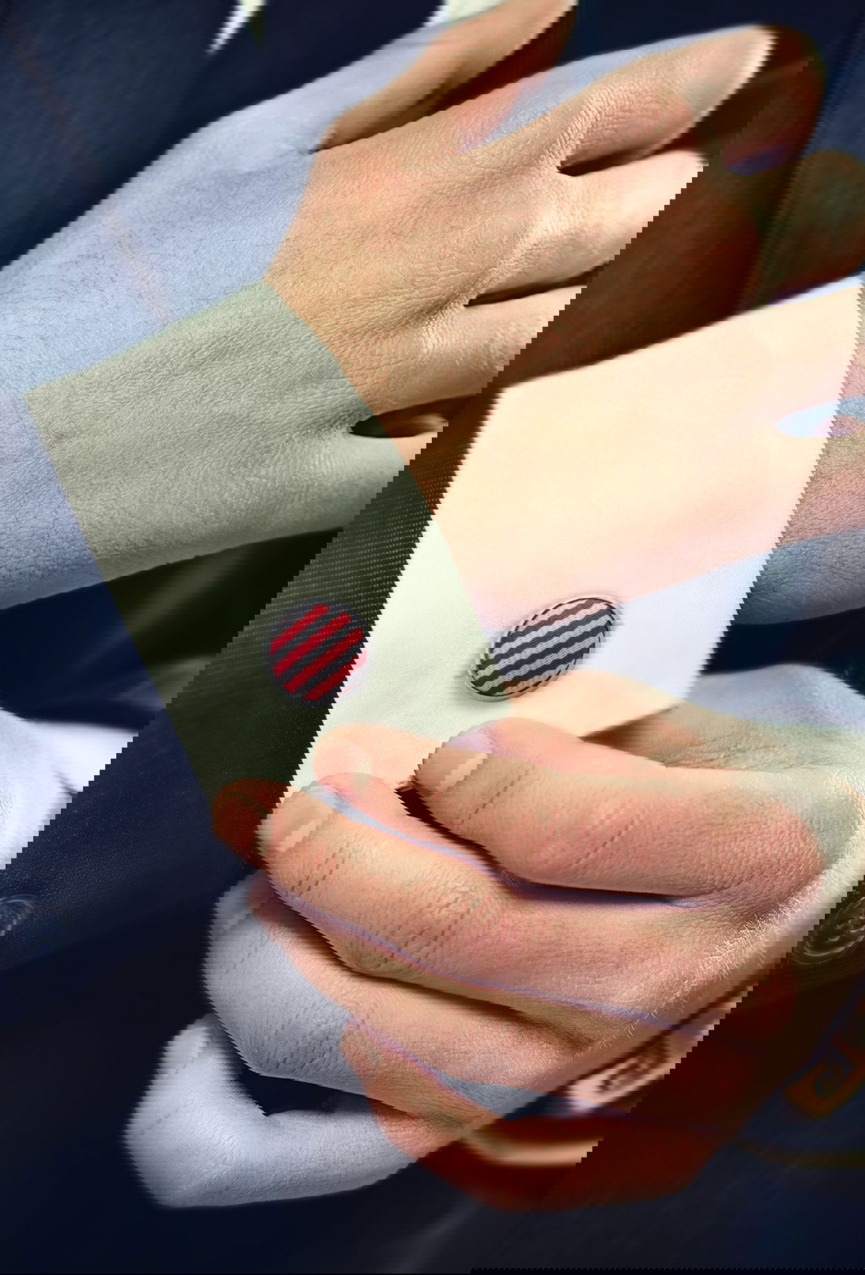Ds Damat Kırmızı Beyaz Renk Kol Düğmesi